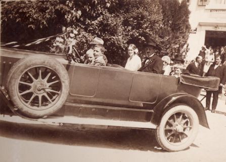 Vorschau: N - 55 Hochzeit Grossheutschi mit Auto