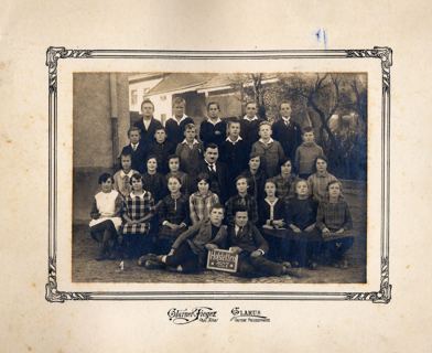 Vorschau: K - 240, Schulfoto Oberschule Hofstetten 1927 A