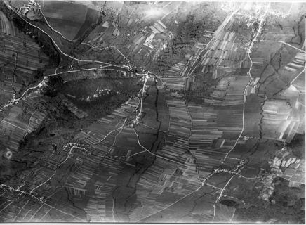 Vorschau: B - 033  Hofstetten-Flüh, Flugaufnahme ca. 1924