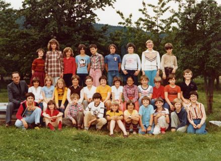 Vorschau: K - 220 Schulfoto Hofstetten, 5. Klasse 1979-80
