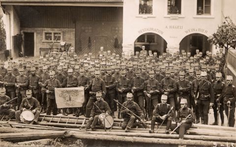 Vorschau: C1 - 05 B, Gasthof Kreuz mit Soldaten 14-18