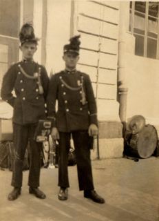 Vorschau: L - 208, Musikanten um 1920