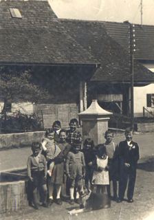 Vorschau: C1 - 92, Kinder am Brunnen A